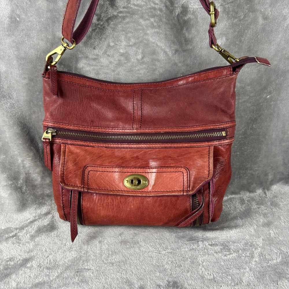 Fossil Red Leather Crossbody Bag Turnlock Flap Pocket Adjustable Strap Vintage